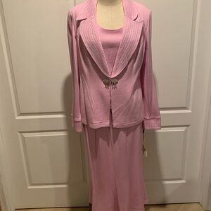 Elegant Pink Skirt Suit Set
3pc. 
KNIT fabric